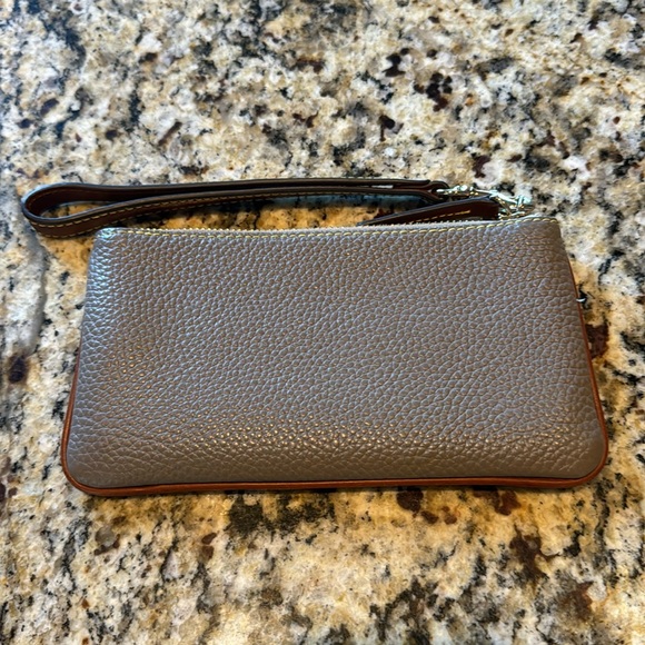 Dooney and Bourke Wristlet - Picture 2 of 4